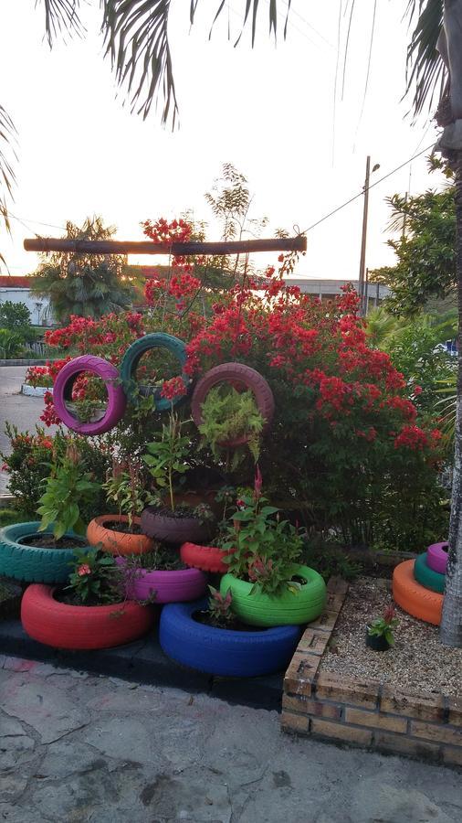 Hotel Cabana Guainiana Inirida ภายนอก รูปภาพ